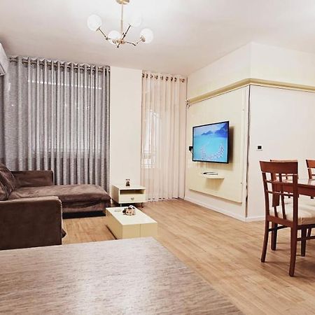 Discover Tirana From Our 3-Room Apartment With Free Parking-Komuna E Parisit 외부 사진
