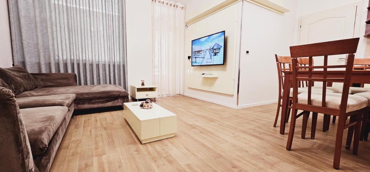 Discover Tirana From Our 3-Room Apartment With Free Parking-Komuna E Parisit 외부 사진
