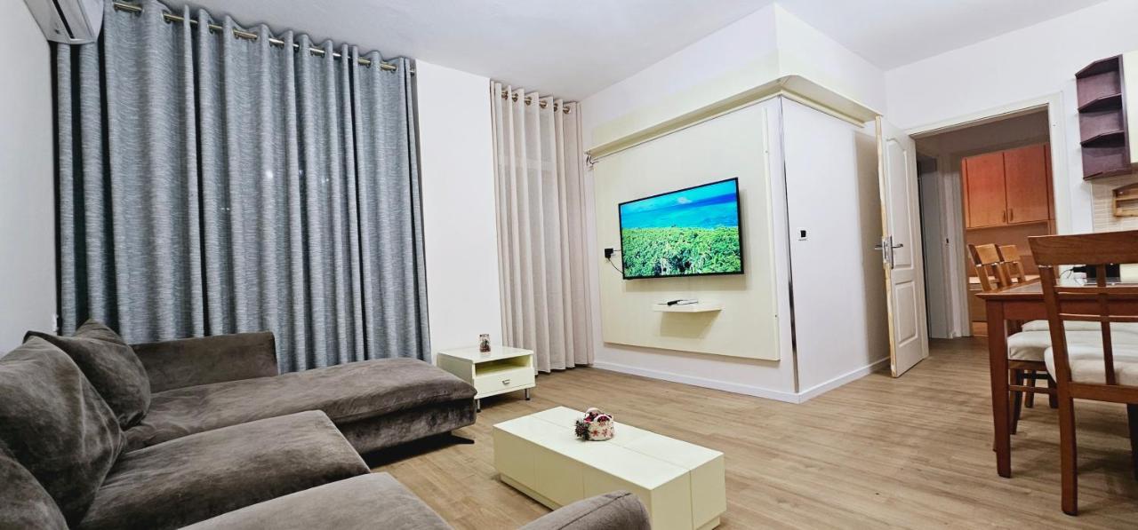Discover Tirana From Our 3-Room Apartment With Free Parking-Komuna E Parisit 외부 사진