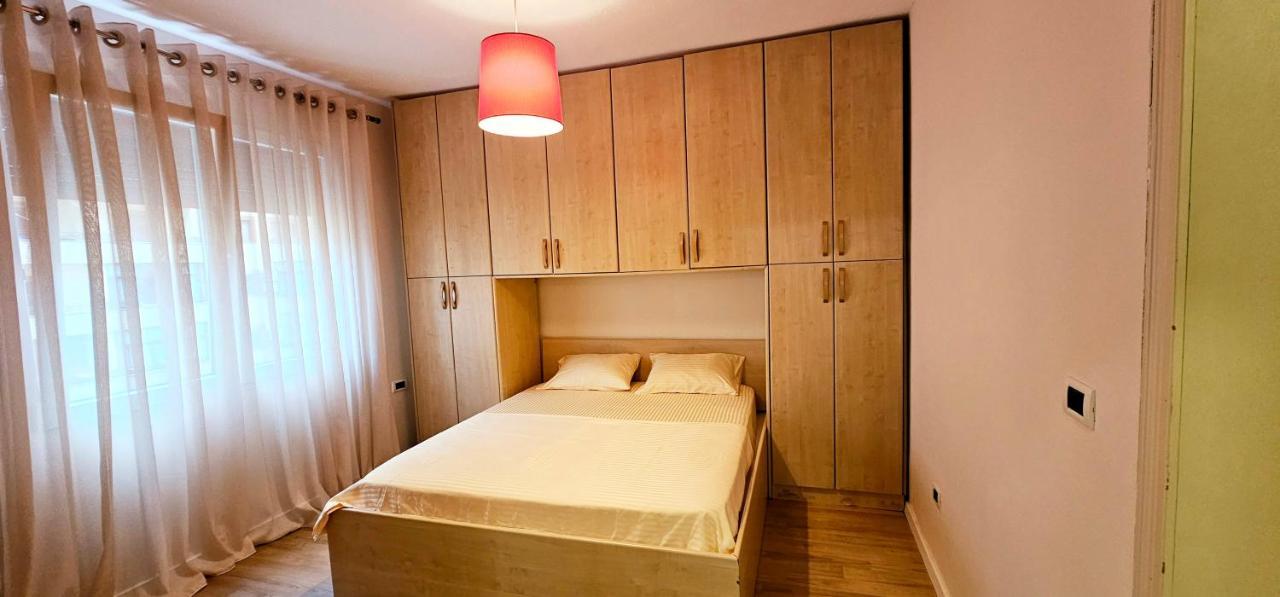 Discover Tirana From Our 3-Room Apartment With Free Parking-Komuna E Parisit 외부 사진