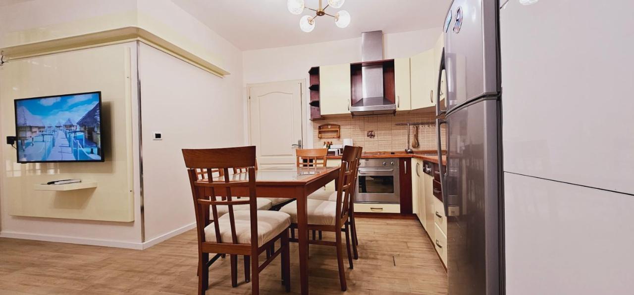 Discover Tirana From Our 3-Room Apartment With Free Parking-Komuna E Parisit 외부 사진