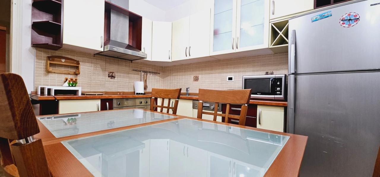 Discover Tirana From Our 3-Room Apartment With Free Parking-Komuna E Parisit 외부 사진