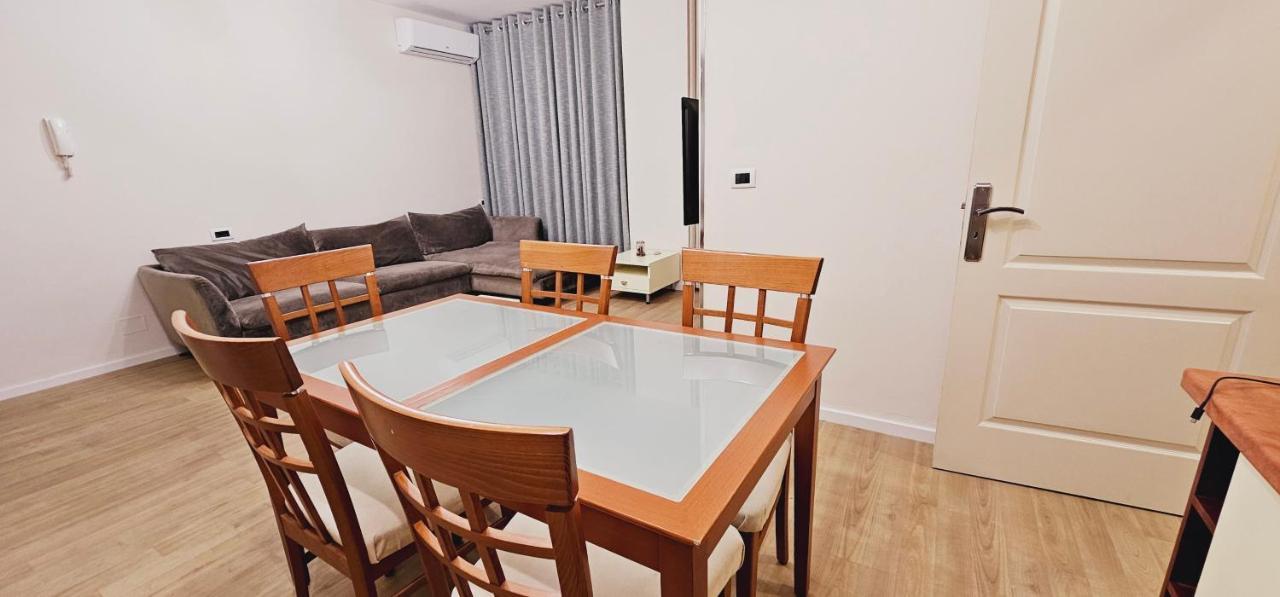 Discover Tirana From Our 3-Room Apartment With Free Parking-Komuna E Parisit 외부 사진