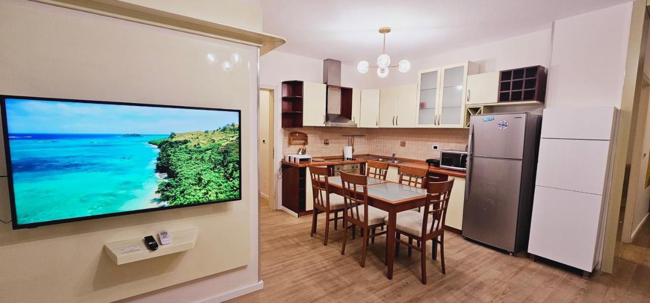 Discover Tirana From Our 3-Room Apartment With Free Parking-Komuna E Parisit 외부 사진